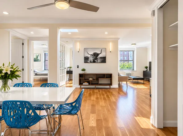 1875 Lexington Avenue image 1 of 8