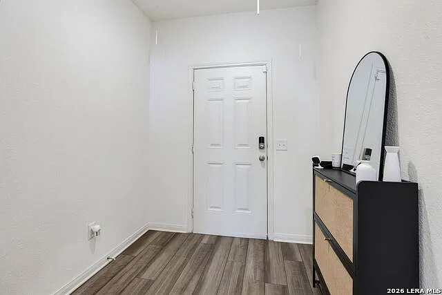 4 bed, 3.0 bath, 2261 sqft, $2,295 — Photo 4