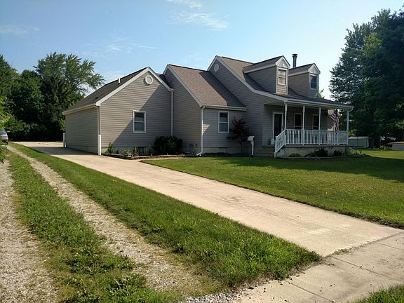 2nd image of 509 E Chicago Blvd