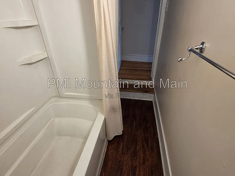 41 Westwood Pl #4 — Photo 23