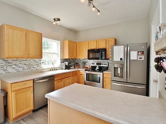 5th image of 6936 Erie Dr