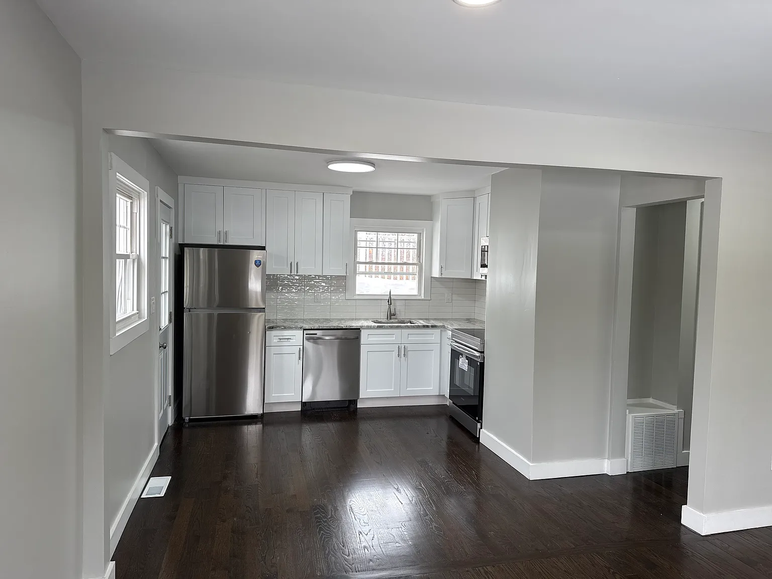 22 Alpine St — Photo 2