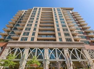 230 W Division St APT 503, Chicago, IL 60610
