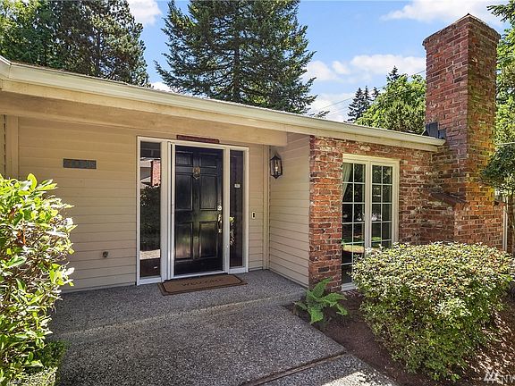 2nd image of 9015 SE 51st Pl