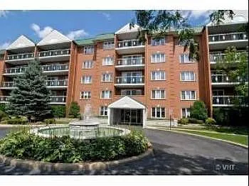 6980 W Touhy Ave APT 405 photo 1