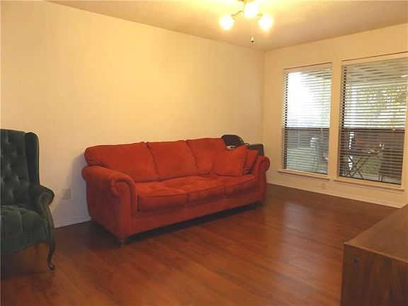 2nd image of 3508 Wentworth Dr