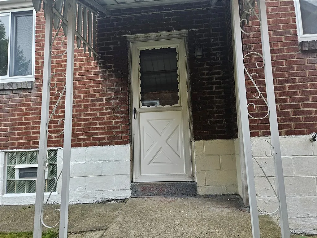 2 bed, 898 sqft, $1,300 — Photo 2
