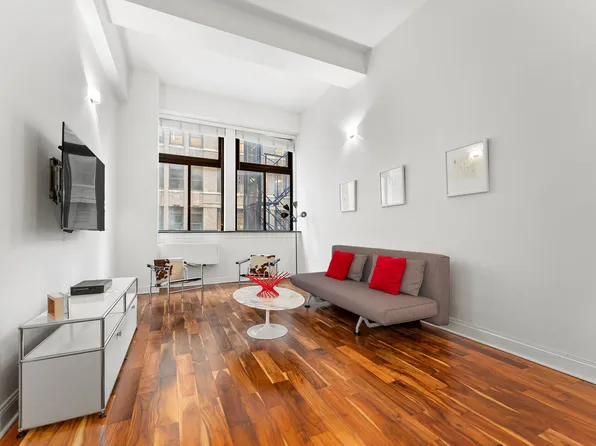 310 East 46th Street 5T image 1 of 12