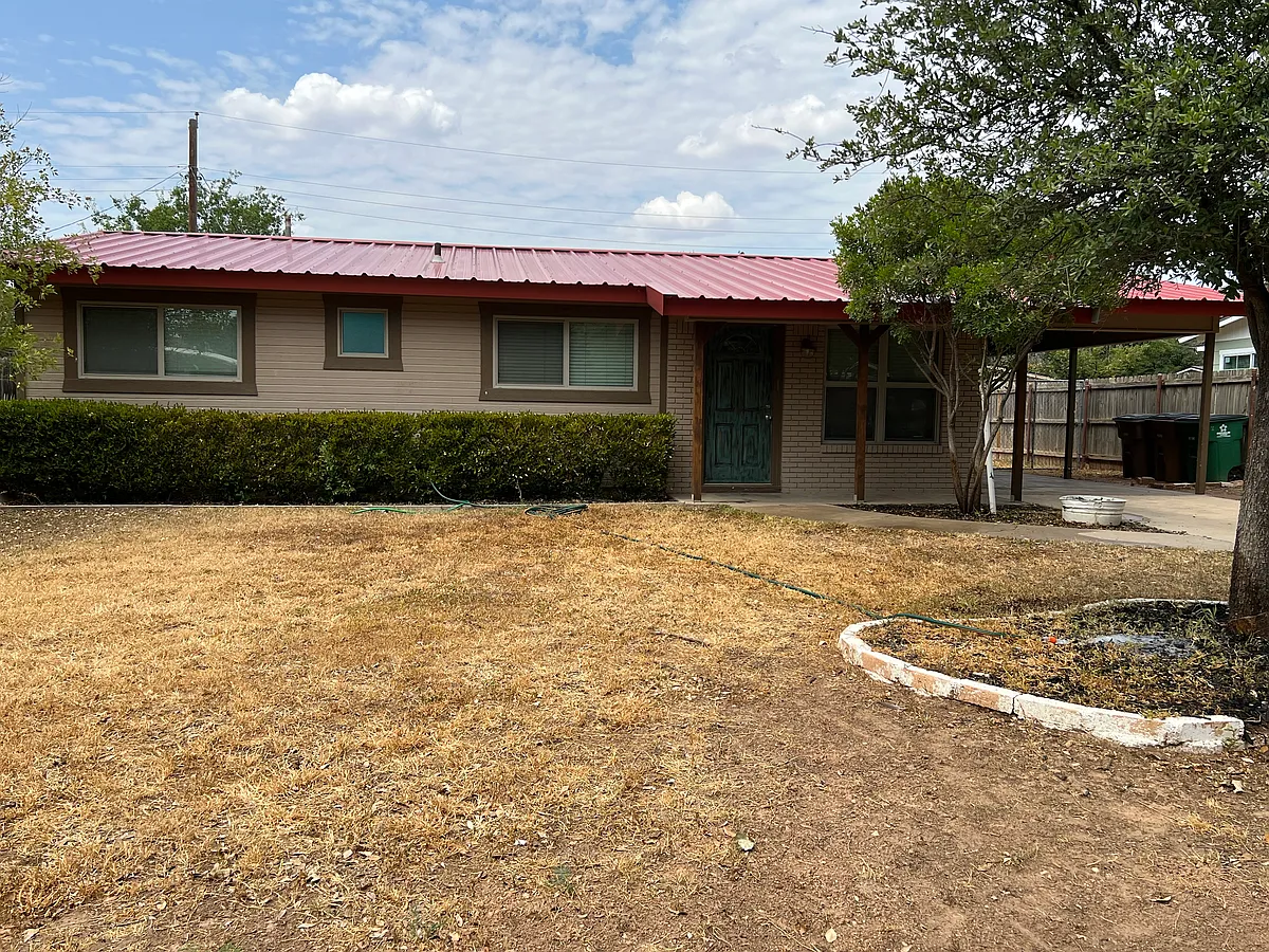 Building Photo - 205 Robin Hood Trl