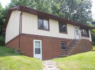 104 Pembroke Park Ln, Pembroke, VA 24136