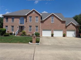 75 Pinehurst Dr, Hurricane, WV 25526