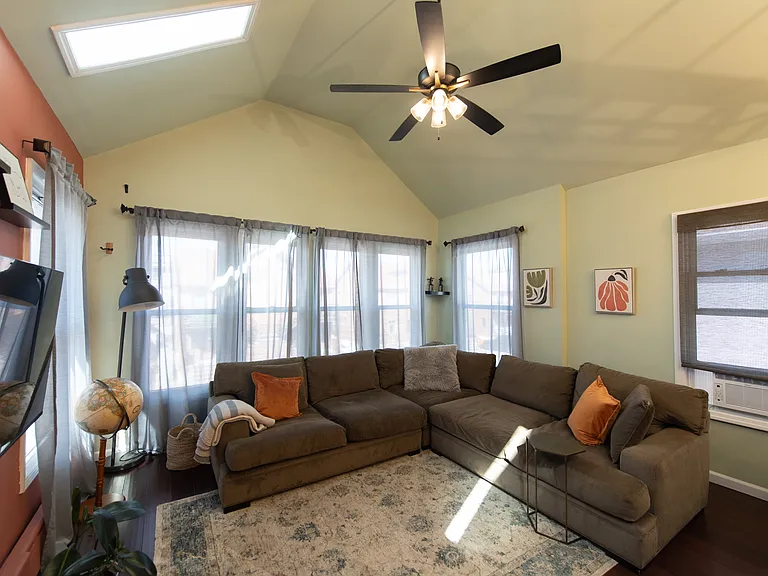 4731 Beach 47 St #2 — Photo 15