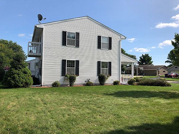 3rd image of 3917 Tisbury Dr