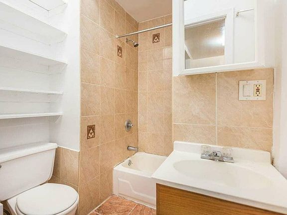 5th image of 346 E 59th St APT 5