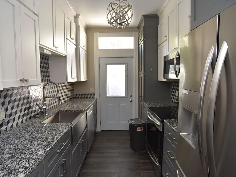 1407 Habersham St — Photo 5
