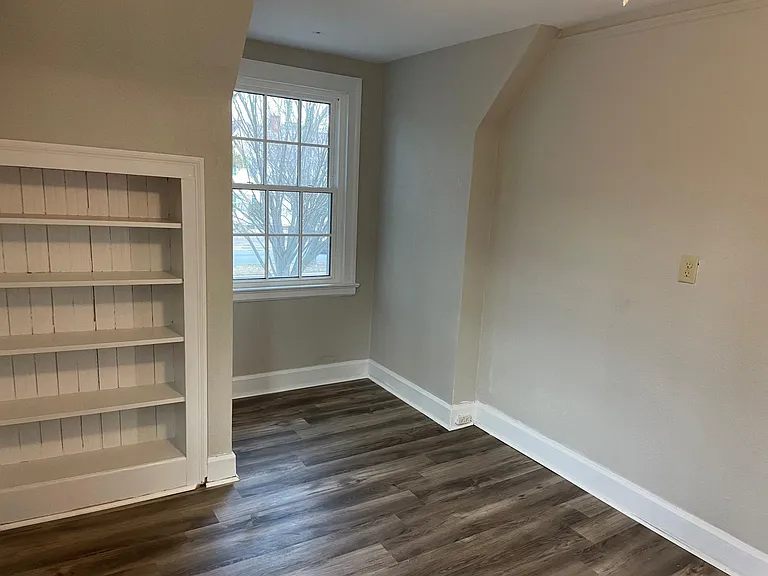 10377 Warwick Blvd — Photo 4