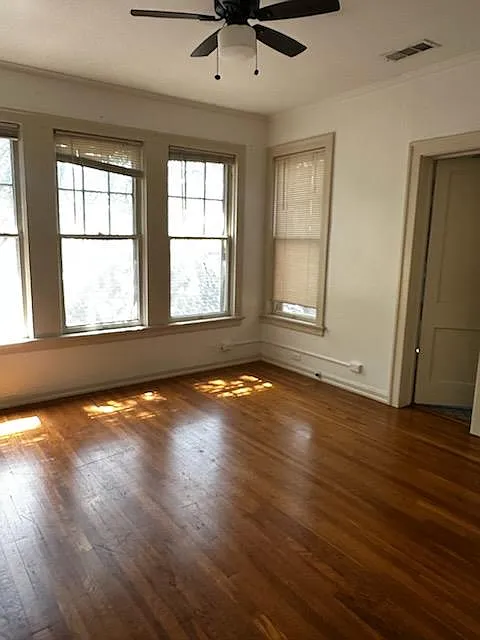 1 bed, 1.0 bath, 5212 sqft, $2,300 — Photo 4