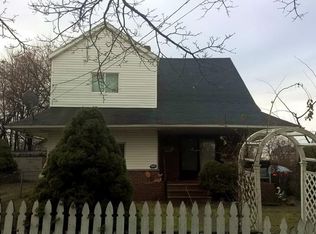 1062 Bellows St, Akron, OH 44301