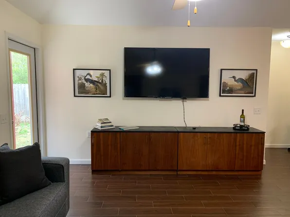 1979 Crosscreek Cir, Gulf Breeze, FL 32563