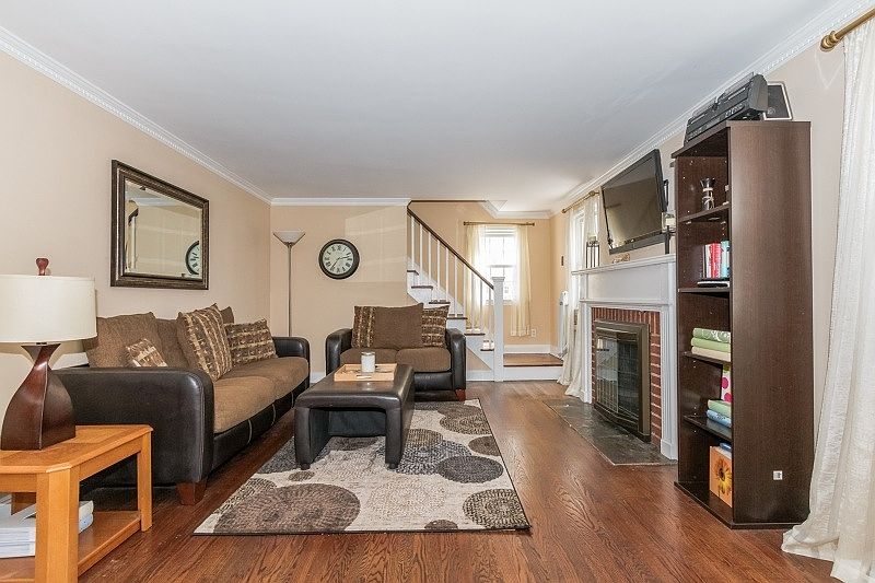 2nd image of 368 La Grande Ave