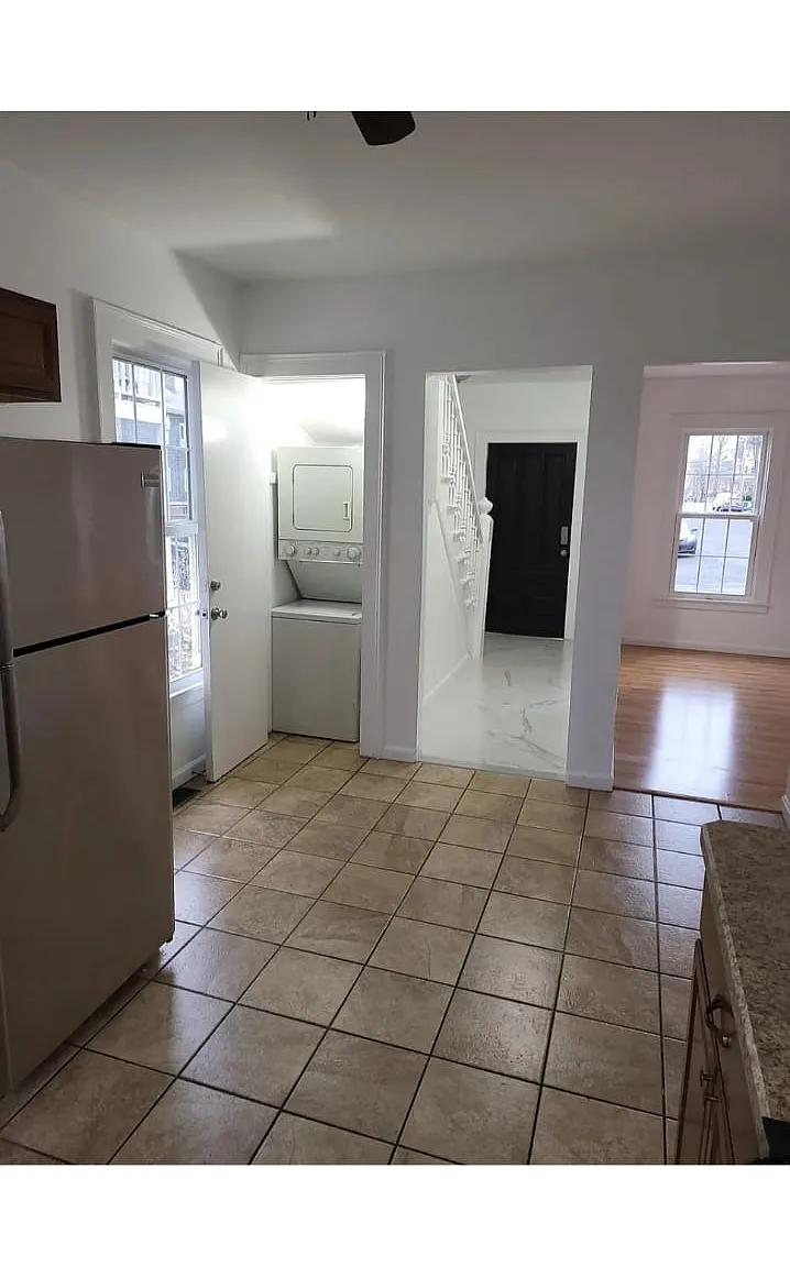 5 bed, 1.5 bath, 1850 sqft, $2,600 — Photo 4