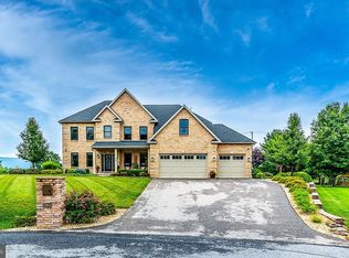 10904 Sassan Ln, Hagerstown, MD 21742