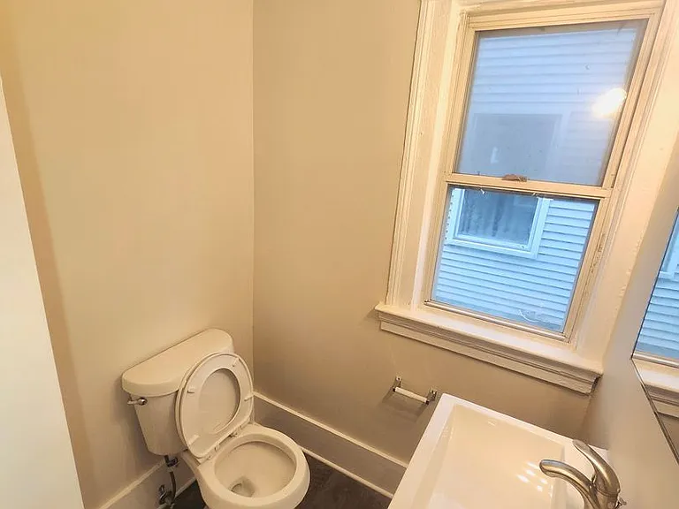 357 Columbia Ave — Photo 4