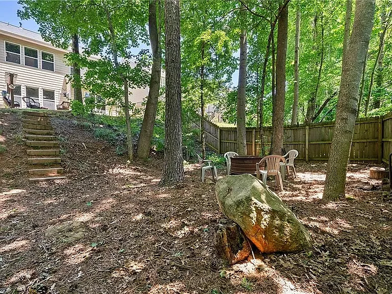 5825 Weddington Dr — Photo 35