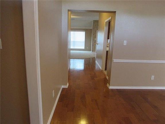 4th image of 1848 Carver Dr