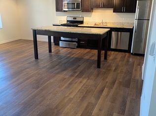 27 E Irving Park Rd #220, Roselle, IL 60172