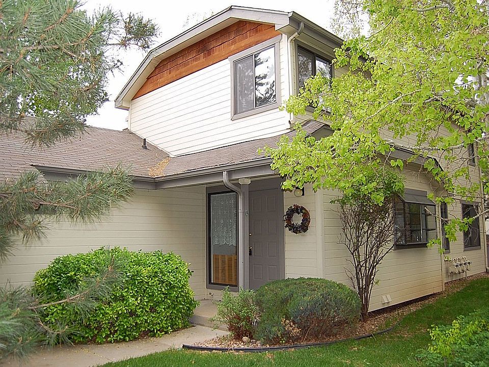 End Unit Townhome!