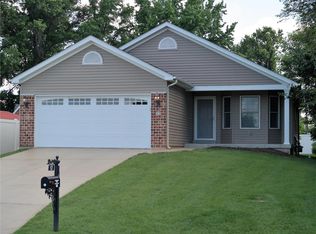 12 McMenamy Rd, Saint Peters, MO 63376