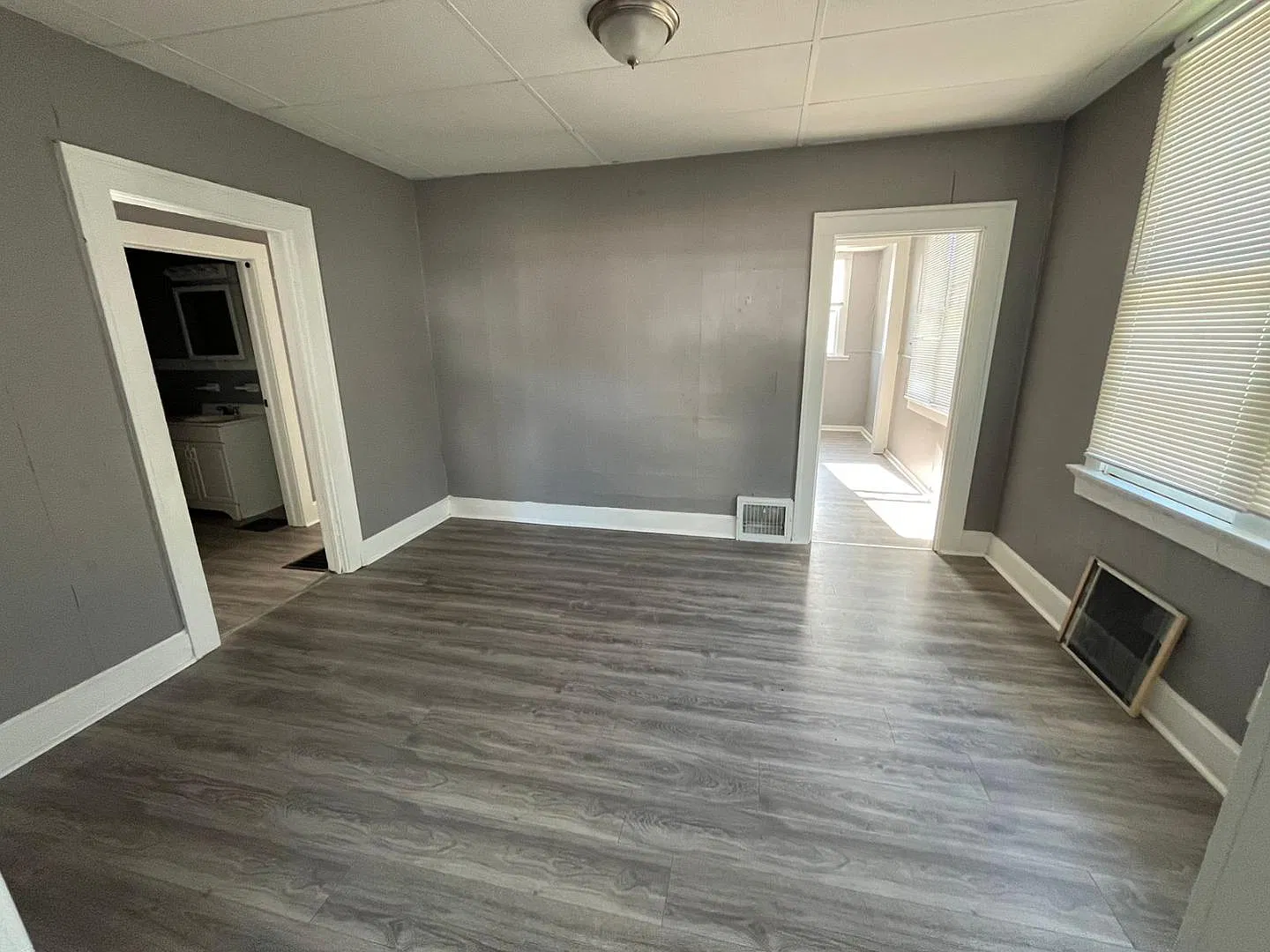 1110 S Harlan Ave — Photo 4