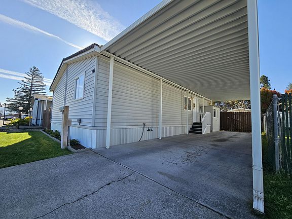 4th image of 1570 S Peach St Spc 141