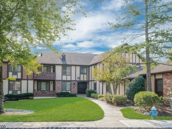15F Kensington Rd BLDG 15 #F, Chatham Twp., NJ 07928