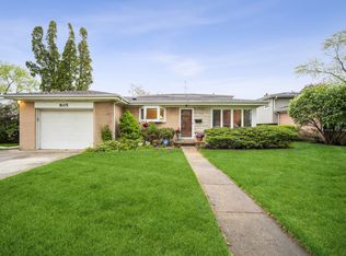 805 S School St, Mount Prospect, IL 60056