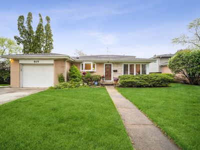 805 S School St, Mount Prospect, IL, 60056