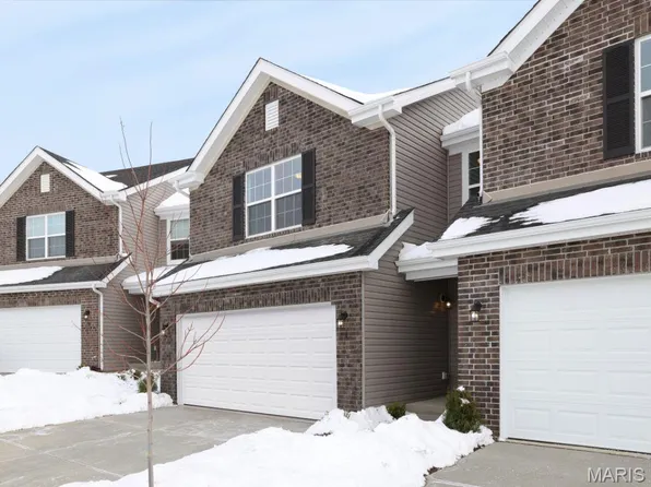 14 Fairmount Grove Dr, Saint Peters, MO 63376