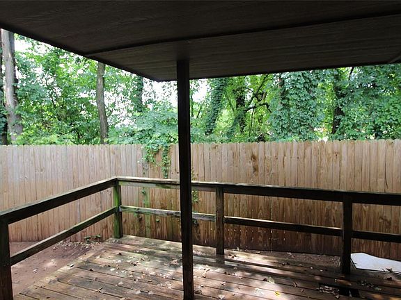 4th image of 900 Aspen Ct