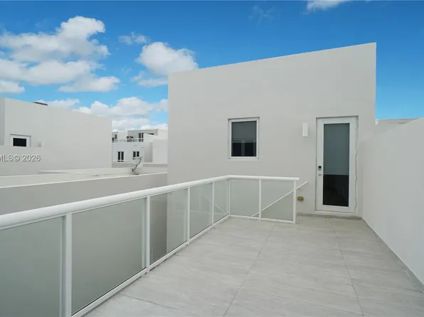6421 NW 104th Path, Doral, FL 33178