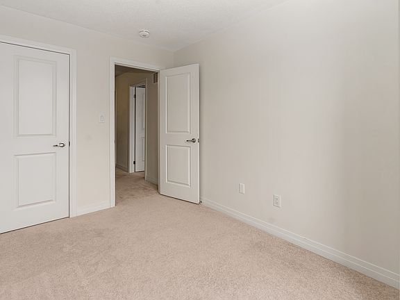 3rd image of 112 Turnberry Ln