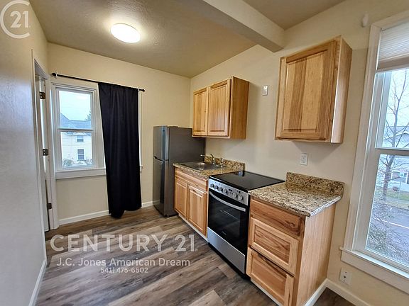 2nd image of 243-245 N Holly St #4