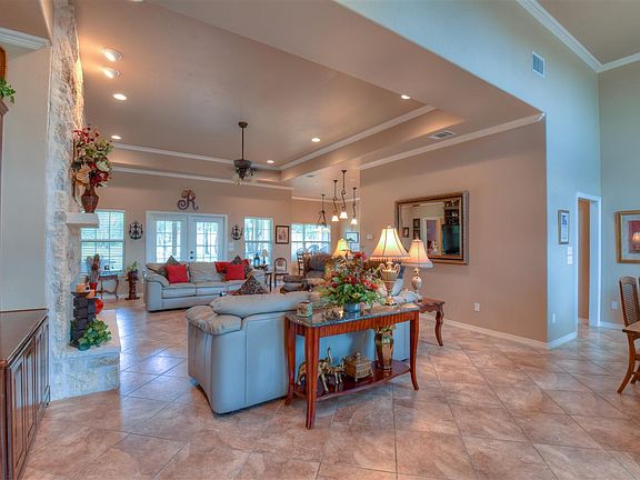 4th image of 1000 Madison Cir