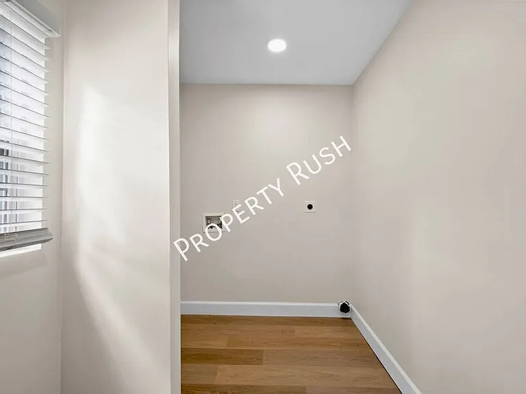 321 Whitmire Cir — Photo 15