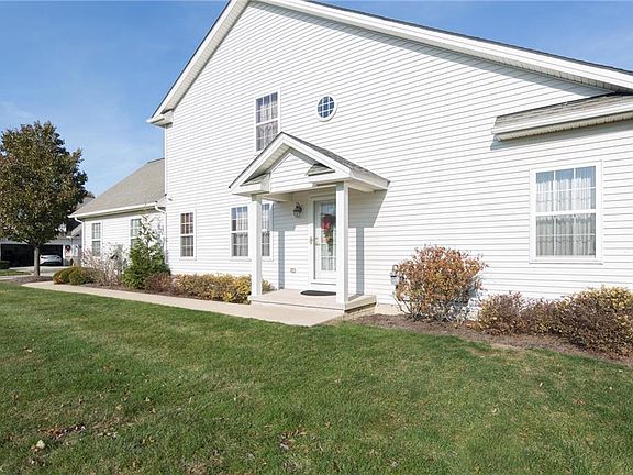 2nd image of 727 Cranberry Ct