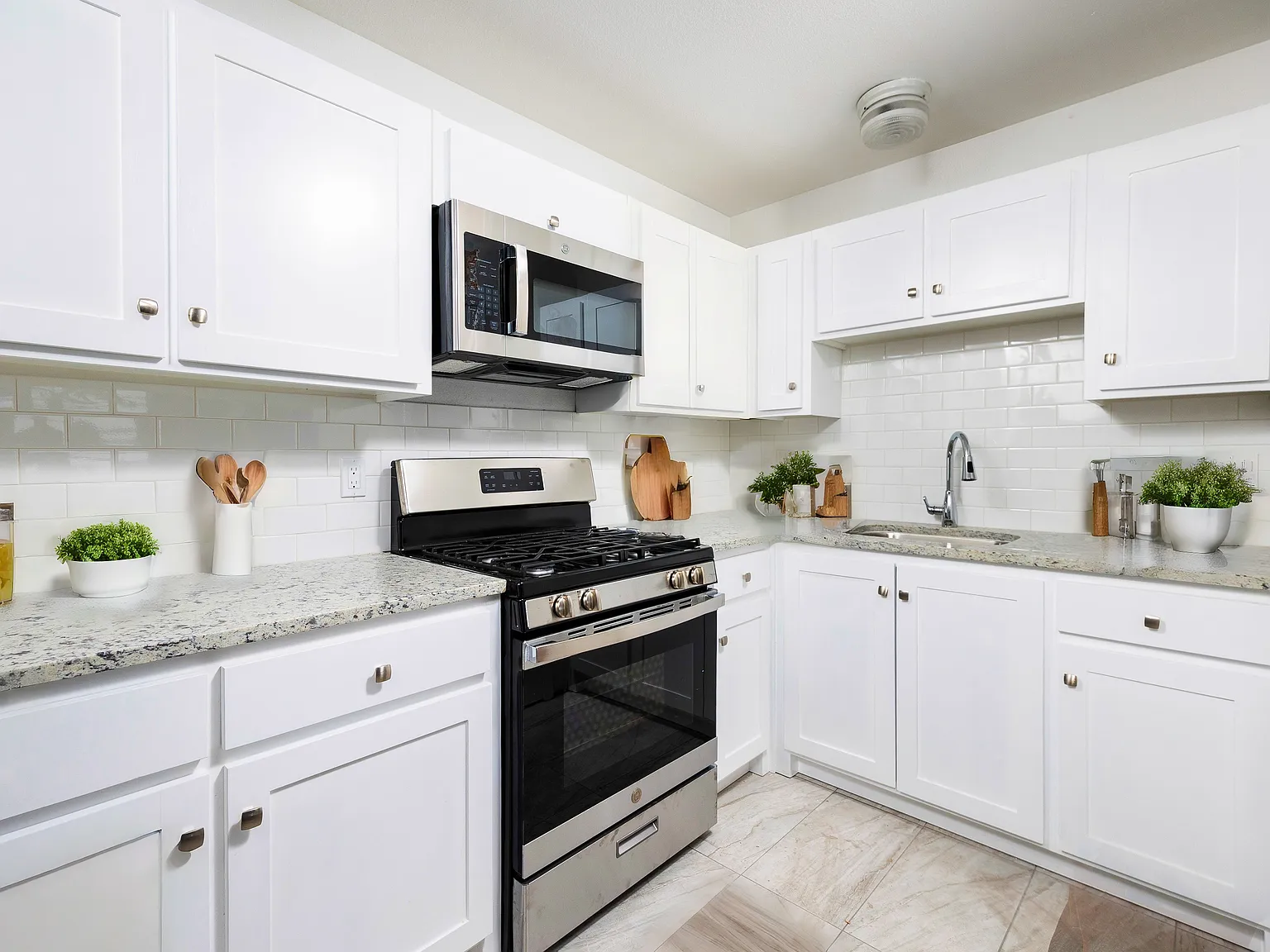 1415 Brown Street — Photo 3