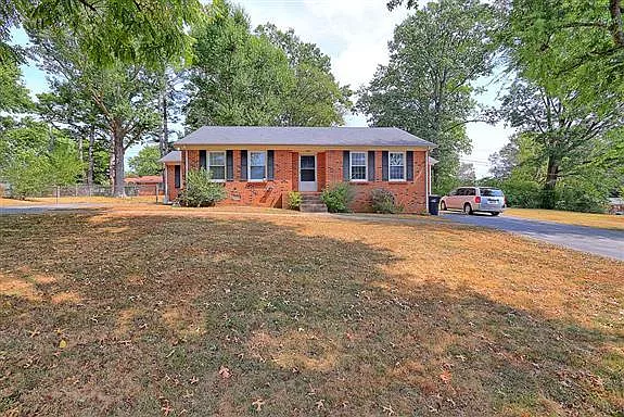 204 Osage Trl — Photo 1