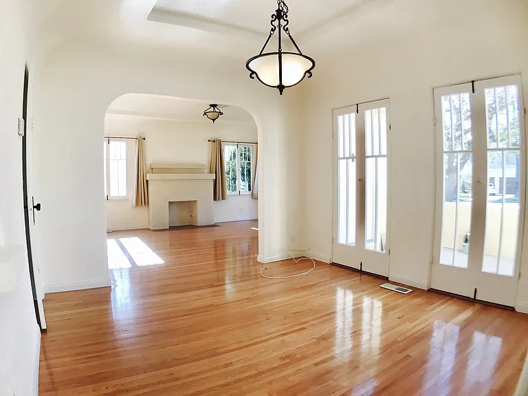 1340 Western Ave — Photo 3