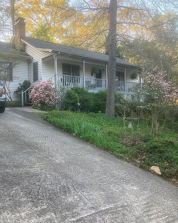 1st image of 210 Oakland Dr