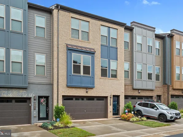9881 Hopkins Loop, Manassas, VA 20110